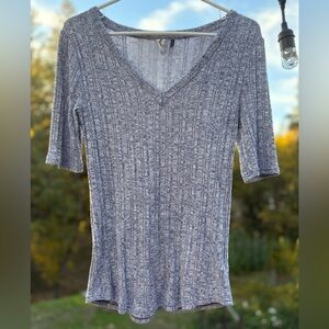 Anthropologie Akemi + Kim V-Neck Ribbed Women's Top